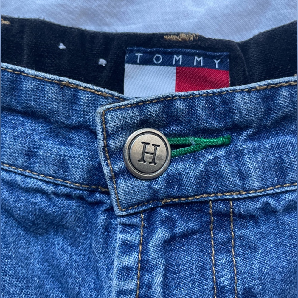Vintage Tommy Hilfiger shorts with velvet waist line